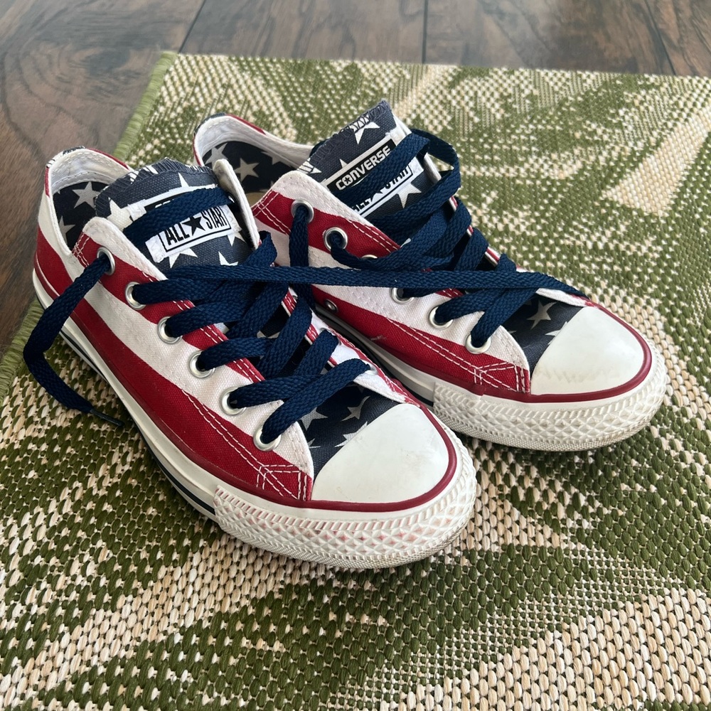 Converse American Flag 🇺🇸 size woman’s 7 / men’s 5